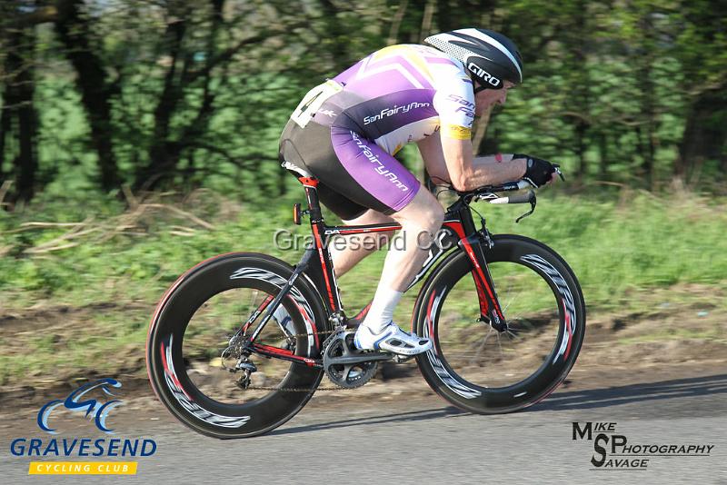 20180422-0359.jpg - San Fairy Ann CC rider Mike Perry at  KCA 10 Time Trial 22-April-2018, Lenham, Kent