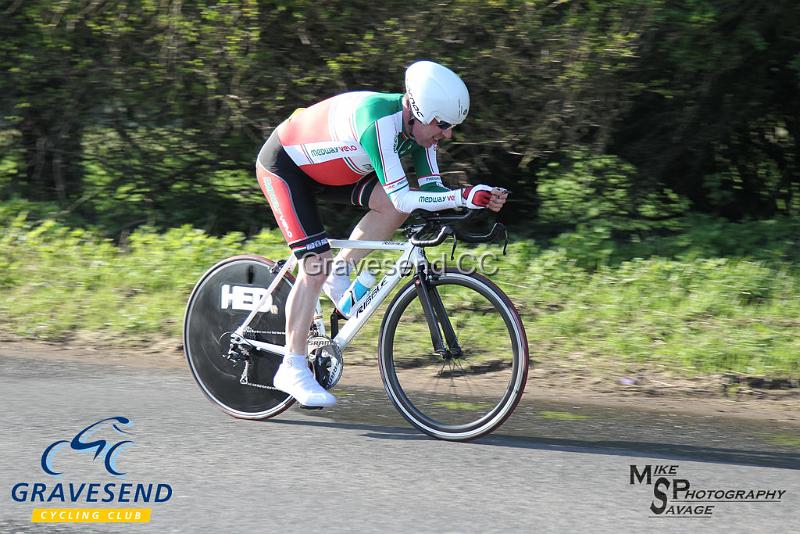 20180422-0644.jpg - Medway Velo Club rider Phil Booth at  KCA 10 Time Trial 22-April-2018, Lenham, Kent