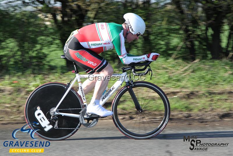20180422-0648.jpg - Medway Velo Club rider Phil Booth at  KCA 10 Time Trial 22-April-2018, Lenham, Kent