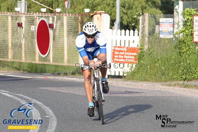 20180605-0089.jpg - Medway Tri Rider G Richards at GCC Evening 10 Time Trial 05-June-2018.  Isle of Grain, Kent.