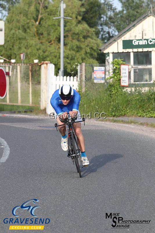 20180605-0132.jpg - Medway Tri Rider Rory Hopcraft at GCC Evening 10 Time Trial 05-June-2018.  Isle of Grain, Kent.