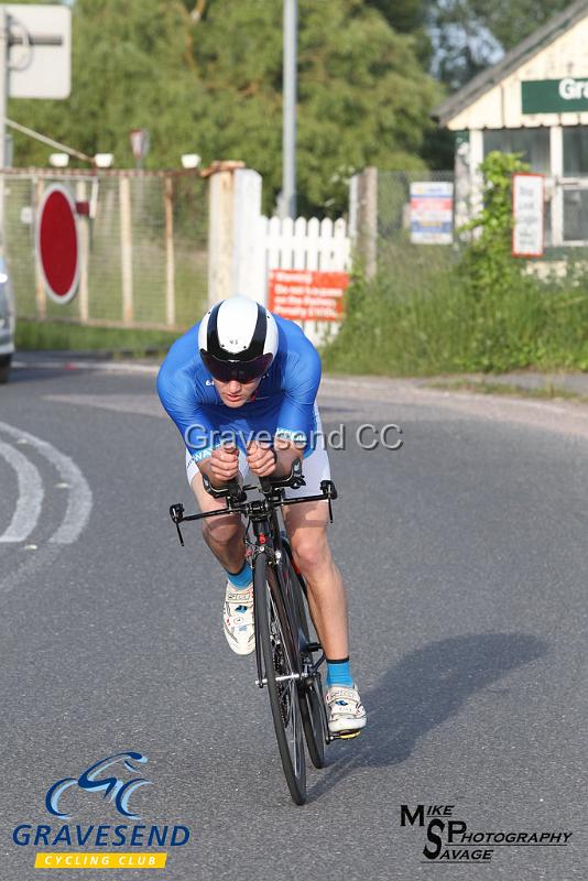 20180605-0135.jpg - Medway Tri Rider Rory Hopcraft at GCC Evening 10 Time Trial 05-June-2018.  Isle of Grain, Kent.