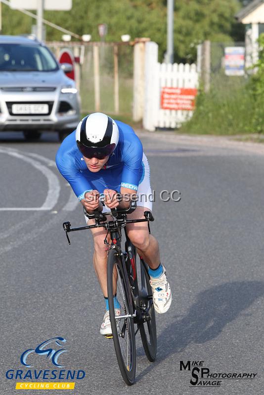 20180605-0137.jpg - Medway Tri Rider Rory Hopcraft at GCC Evening 10 Time Trial 05-June-2018.  Isle of Grain, Kent.