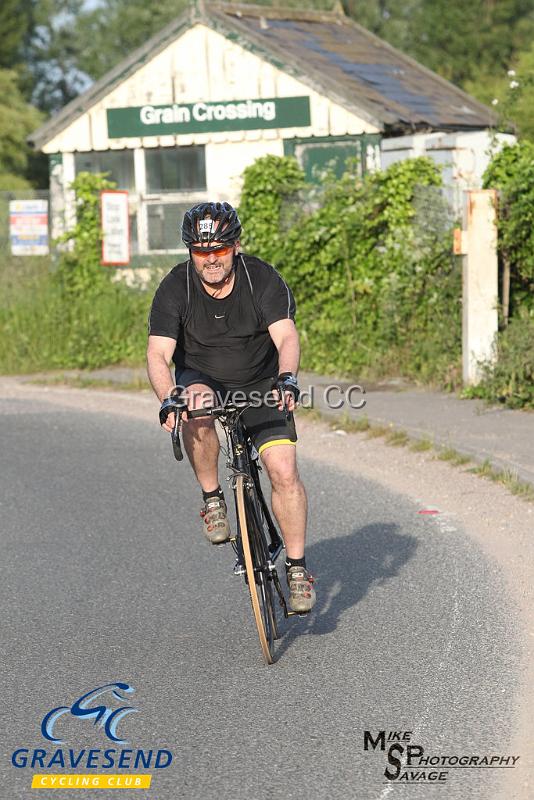 20180605-0147.jpg - Medway Tri Rider P Stawowski at GCC Evening 10 Time Trial 05-June-2018.  Isle of Grain, Kent.