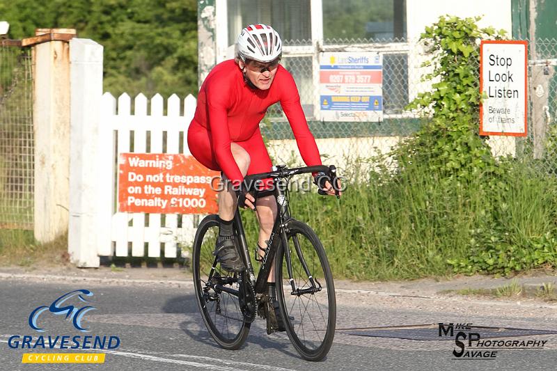 20180605-0171.jpg - Wigmore CC Rider Nick Howlett at GCC Evening 10 Time Trial 05-June-2018.  Isle of Grain, Kent.