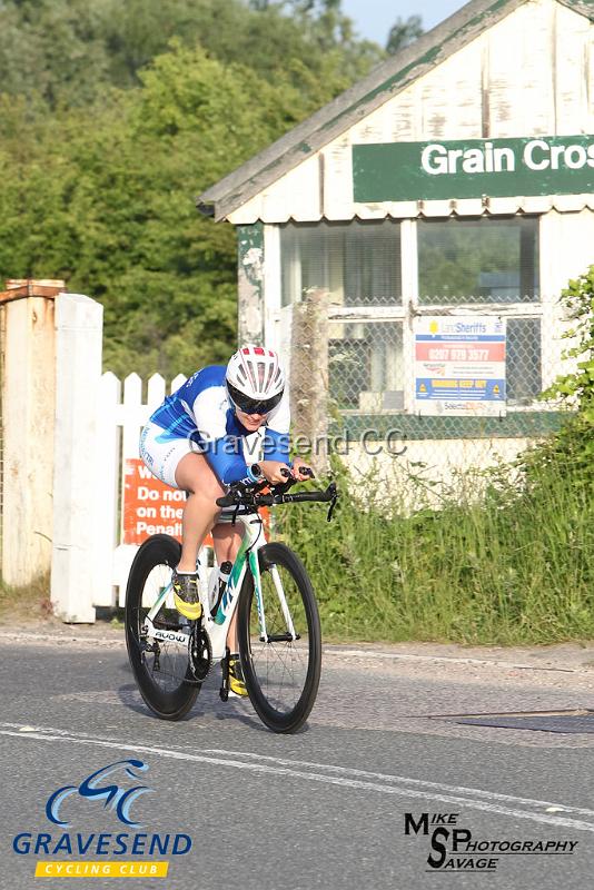 20180605-0194.jpg - Medway Tri Rider Jo Havenden at GCC Evening 10 Time Trial 05-June-2018.  Isle of Grain, Kent.