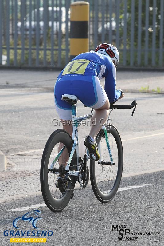 20180605-0212.jpg - Medway Tri Rider Jo Havenden at GCC Evening 10 Time Trial 05-June-2018.  Isle of Grain, Kent.