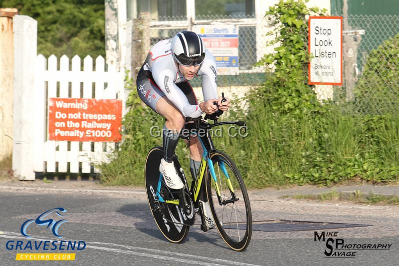 20180605-0214.jpg - Abellio SFA CC Rider Mark Baker at GCC Evening 10 Time Trial 05-June-2018.  Isle of Grain, Kent.