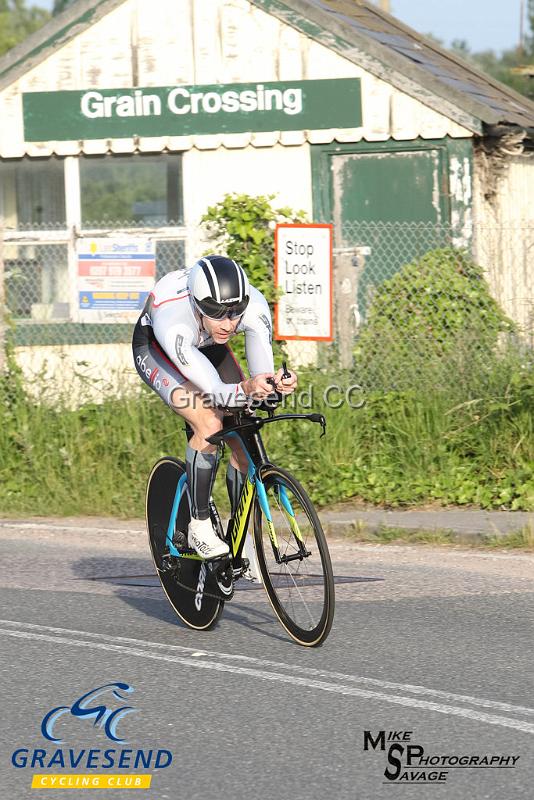 20180605-0215.jpg - Abellio SFA CC Rider Mark Baker at GCC Evening 10 Time Trial 05-June-2018.  Isle of Grain, Kent.