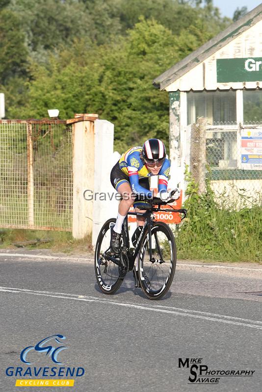 20180605-0225.jpg - Woolwich CC Rider Matthew Robertson at GCC Evening 10 Time Trial 05-June-2018.  Isle of Grain, Kent.