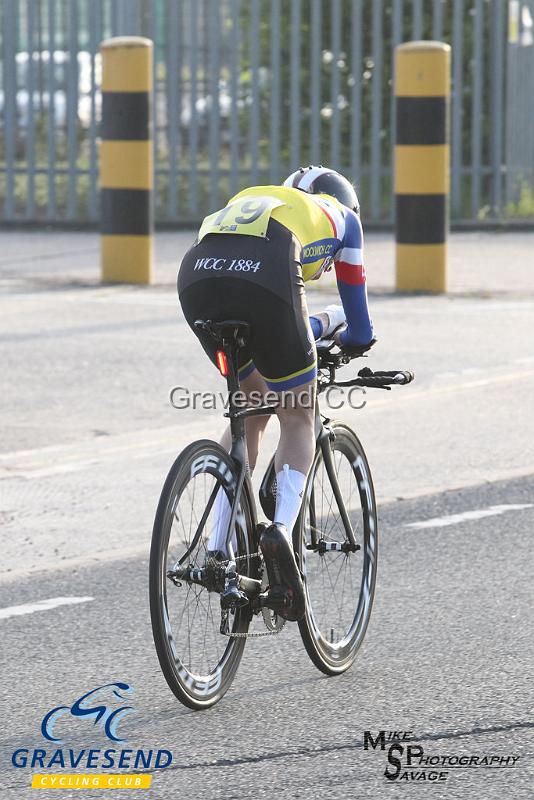 20180605-0237.jpg - Woolwich CC Rider Matthew Robertson at GCC Evening 10 Time Trial 05-June-2018.  Isle of Grain, Kent.