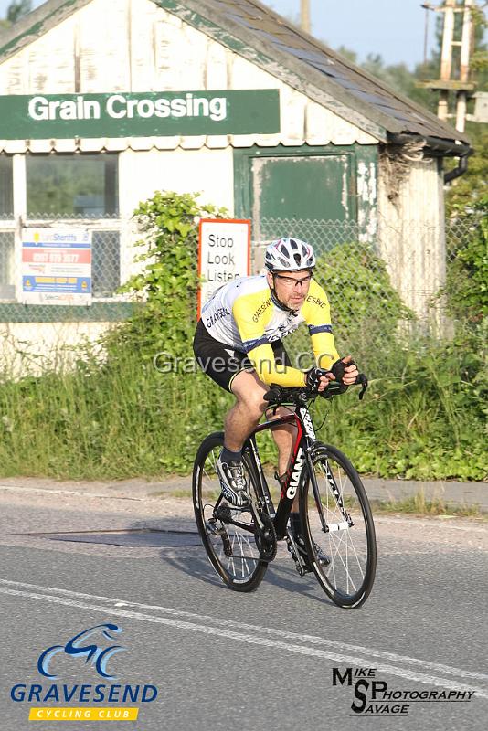 20180605-0257.jpg - GCC Rider Roger Turk at GCC Evening 10 Time Trial 05-June-2018.  Isle of Grain, Kent.