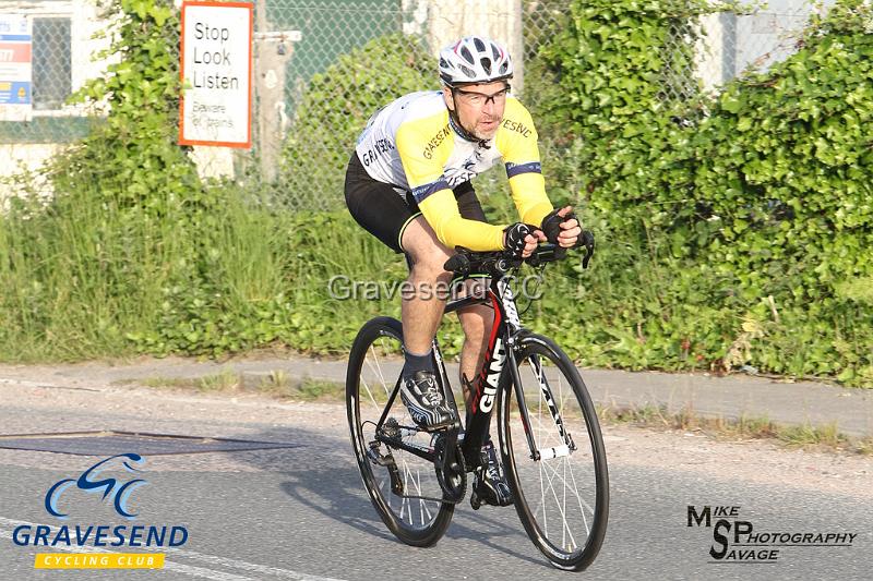 20180605-0258.jpg - GCC Rider Roger Turk at GCC Evening 10 Time Trial 05-June-2018.  Isle of Grain, Kent.