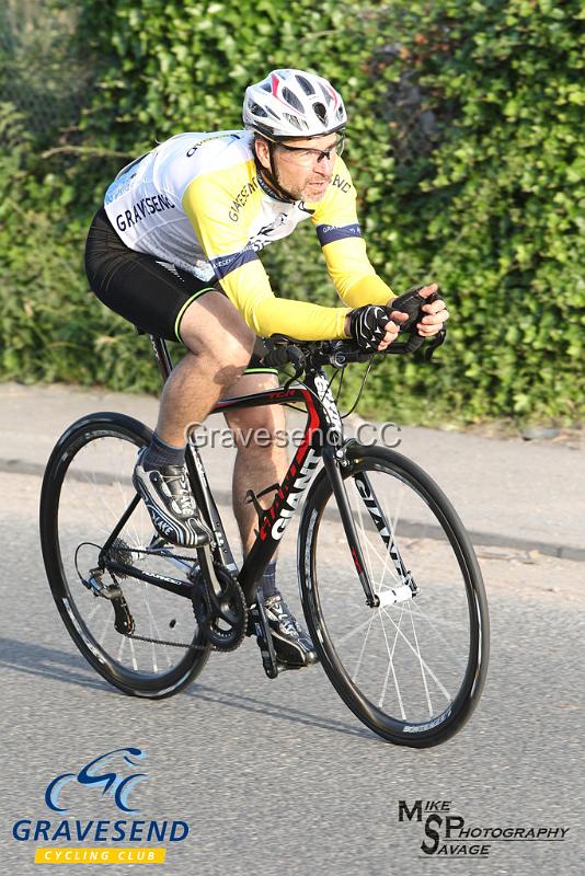 20180605-0265.jpg - GCC Rider Roger Turk at GCC Evening 10 Time Trial 05-June-2018.  Isle of Grain, Kent.