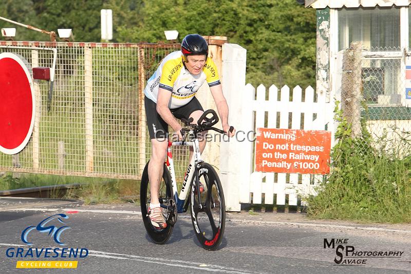 20180605-0272.jpg - GCC Rider Keith Ward at GCC Evening 10 Time Trial 05-June-2018.  Isle of Grain, Kent.