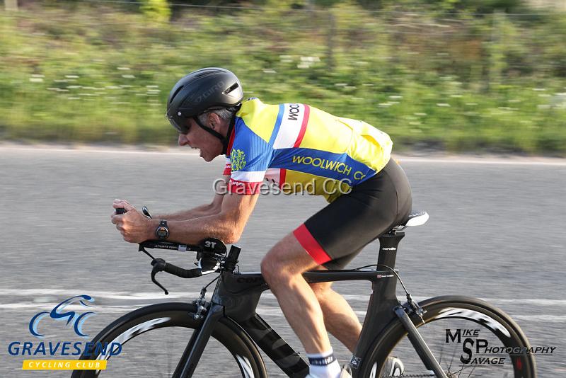 20180605-0304.jpg - Woolwich CC Rider David Farrell at GCC Evening 10 Time Trial 05-June-2018.  Isle of Grain, Kent.