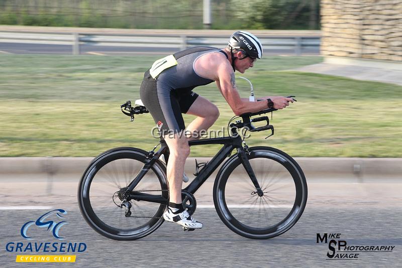 20180605-0396.jpg - Medway Tri Rider Mark O'Brian at GCC Evening 10 Time Trial 05-June-2018.  Isle of Grain, Kent.