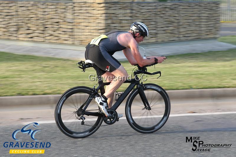 20180605-0398.jpg - Medway Tri Rider Mark O'Brian at GCC Evening 10 Time Trial 05-June-2018.  Isle of Grain, Kent.