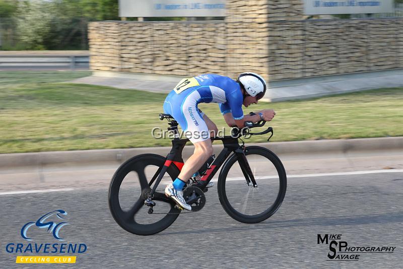 20180605-0414.jpg - Medway Tri Rider Rory Hopcraft at GCC Evening 10 Time Trial 05-June-2018.  Isle of Grain, Kent.