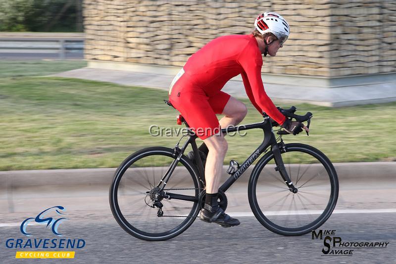 20180605-0440.jpg - Wigmore CC Rider Nick Howlett at GCC Evening 10 Time Trial 05-June-2018.  Isle of Grain, Kent.