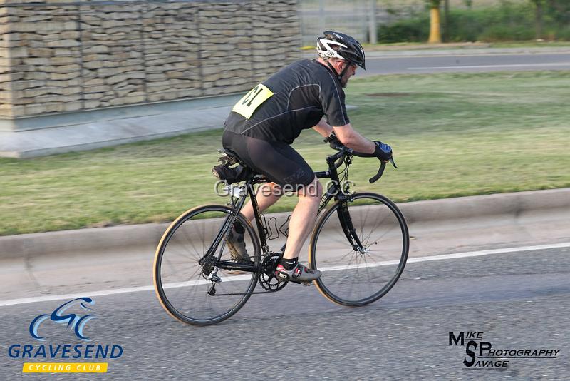 20180605-0480.jpg - Medway Tri Rider P Stawowski at GCC Evening 10 Time Trial 05-June-2018.  Isle of Grain, Kent.