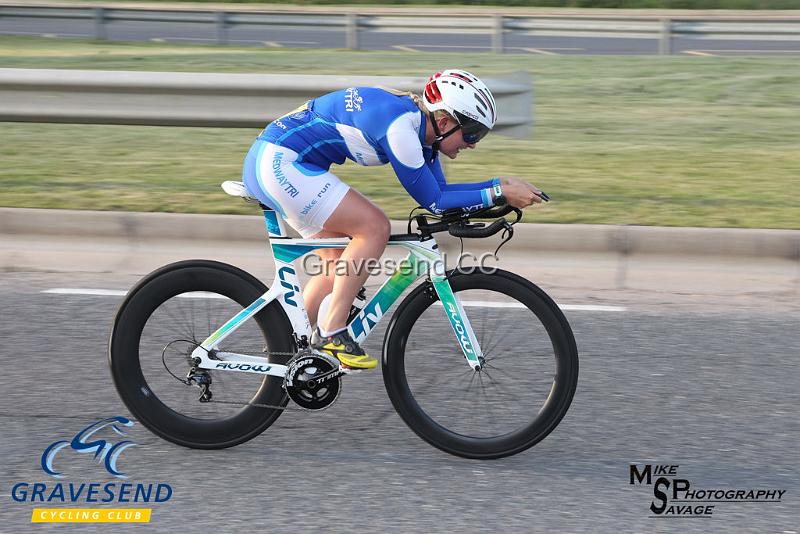 20180605-0494.jpg - Medway Tri Rider Jo Havenden at GCC Evening 10 Time Trial 05-June-2018.  Isle of Grain, Kent.
