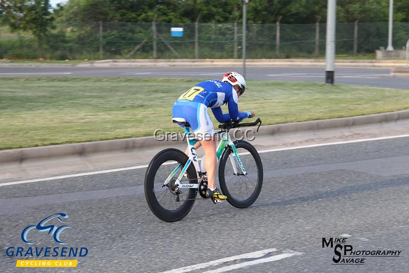 20180605-0501.jpg - Medway Tri Rider Jo Havenden at GCC Evening 10 Time Trial 05-June-2018.  Isle of Grain, Kent.