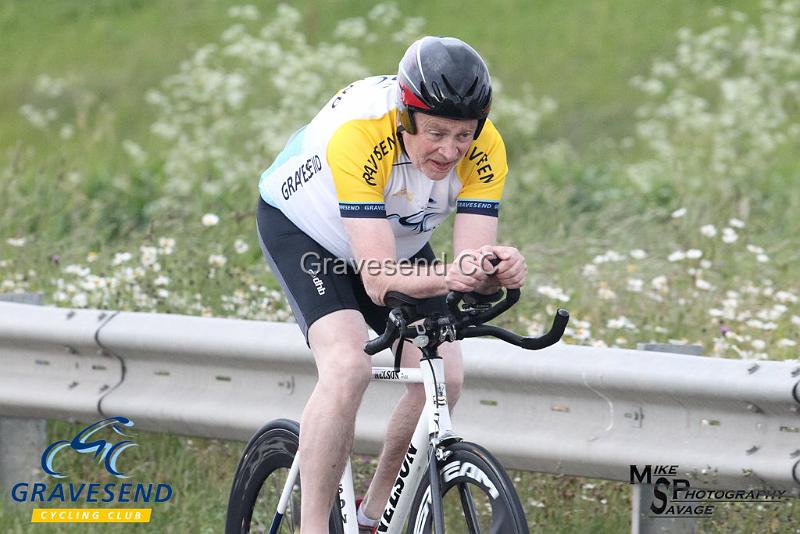 20180612-0110.jpg - GCC Rider Keith Ward at GCC Evening 10 Time Trial 12-June-2018.  Isle of Grain, Kent.