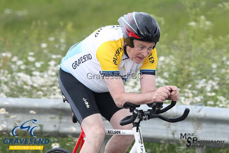 20180612-0116.jpg - GCC Rider Keith Ward at GCC Evening 10 Time Trial 12-June-2018.  Isle of Grain, Kent.