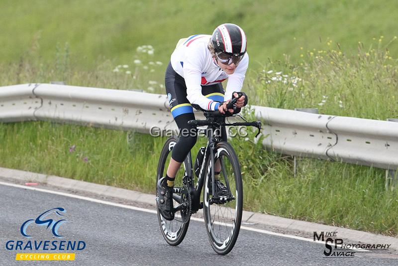 20180612-0136.jpg - Woolwich CC Rider Matthew Robertson at GCC Evening 10 Time Trial 12-June-2018.  Isle of Grain, Kent.