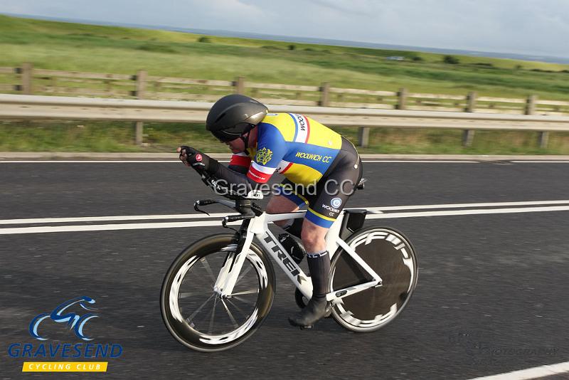 20180612-0229.jpg - Woolwich CC Rider Gary Ricks at GCC Evening 10 Time Trial 12-June-2018.  Isle of Grain, Kent.