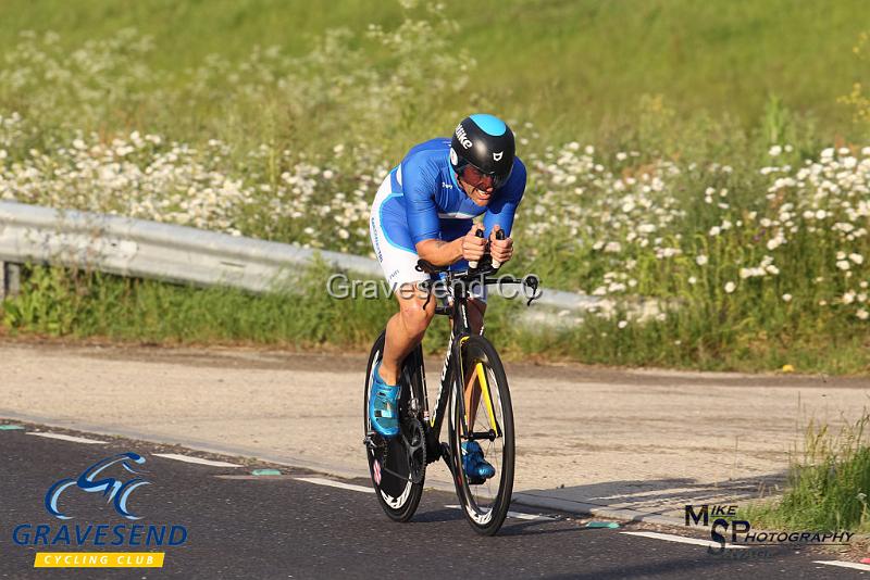 20180612-0249.jpg - Medway Tri Rider Dean Radcliffe at GCC Evening 10 Time Trial 12-June-2018.  Isle of Grain, Kent.