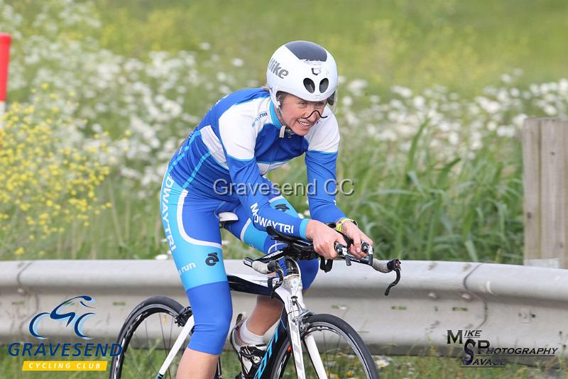 20180612-0270.jpg - Medway Tri Rider Andri De Wit at GCC Evening 10 Time Trial 12-June-2018.  Isle of Grain, Kent.