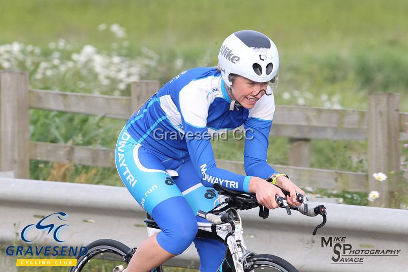 20180612-0273.jpg - Medway Tri Rider Andri De Wit at GCC Evening 10 Time Trial 12-June-2018.  Isle of Grain, Kent.