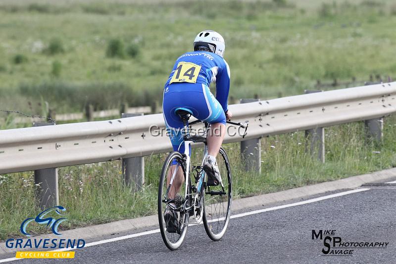 20180612-0274.jpg - Medway Tri Rider Andri De Wit at GCC Evening 10 Time Trial 12-June-2018.  Isle of Grain, Kent.
