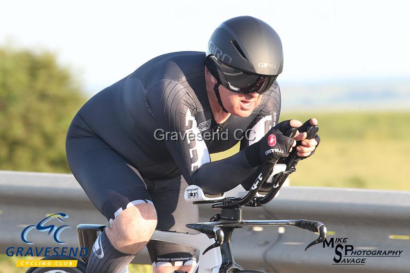 20180619-0080.jpg - Woolwich CC Rider Gary Ricks at GCC Evening 10 Time Trial 19-June-2018.  Isle of Grain, Kent.