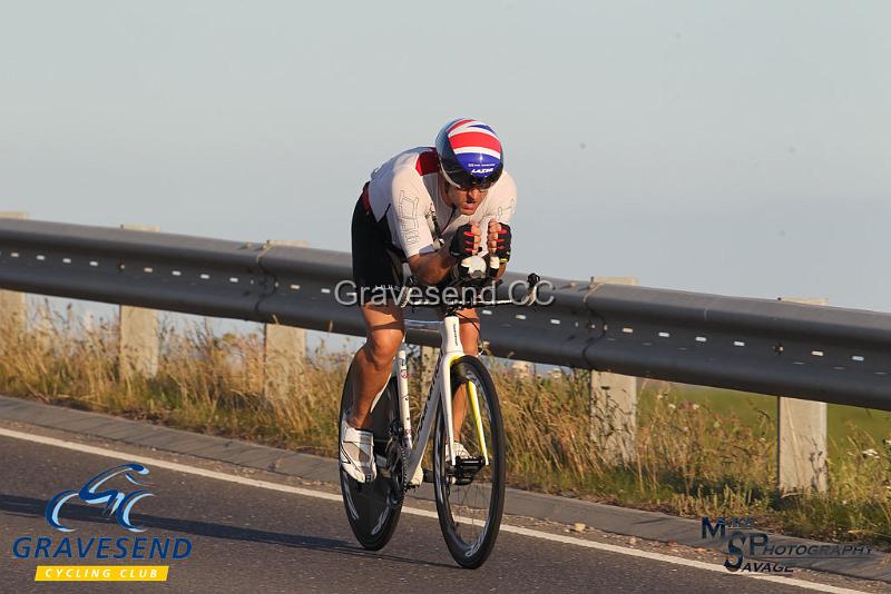 20180619-0127.jpg - Medway Tri Rider C Shawcross at GCC Evening 10 Time Trial 19-June-2018.  Isle of Grain, Kent.
