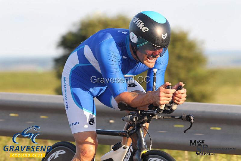 20180619-0149.jpg - Medway Tri Rider Dean Radcliffe at GCC Evening 10 Time Trial 19-June-2018.  Isle of Grain, Kent.