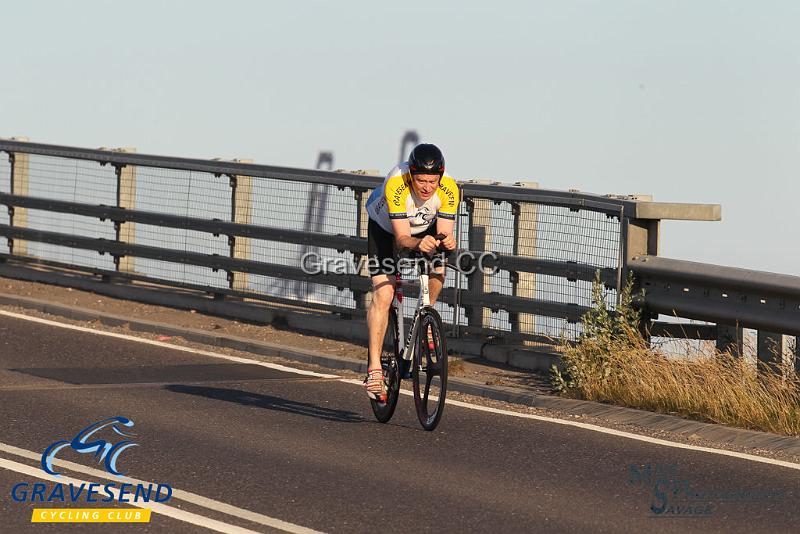 20180619-0208.jpg - GCC Rider Keith Ward at GCC Evening 10 Time Trial 19-June-2018.  Isle of Grain, Kent.