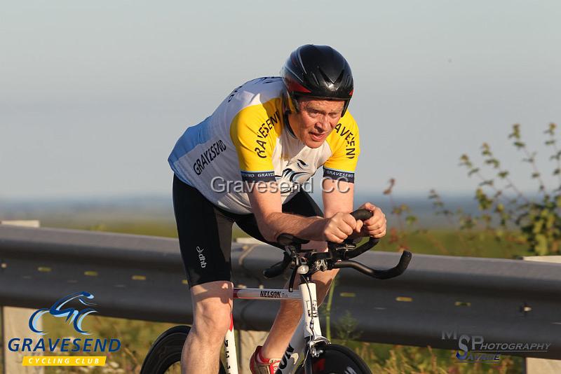 20180619-0218.jpg - GCC Rider Keith Ward at GCC Evening 10 Time Trial 19-June-2018.  Isle of Grain, Kent.