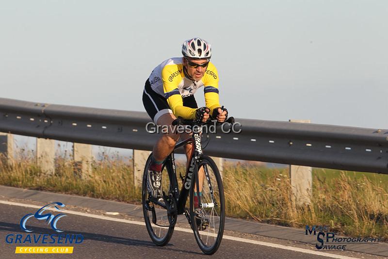 20180619-0229.jpg - GCC Rider Roger Turk at GCC Evening 10 Time Trial 19-June-2018.  Isle of Grain, Kent.