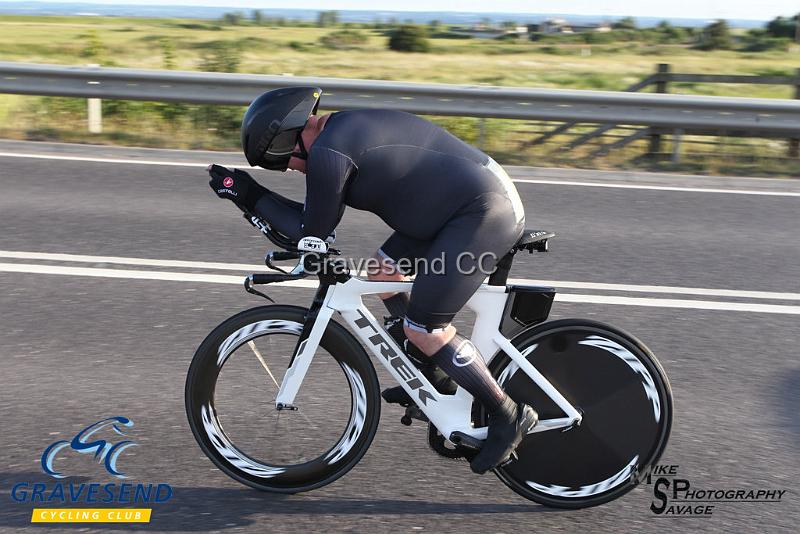 20180619-0283.jpg - Woolwich CC Rider Gary Ricks at GCC Evening 10 Time Trial 19-June-2018.  Isle of Grain, Kent.