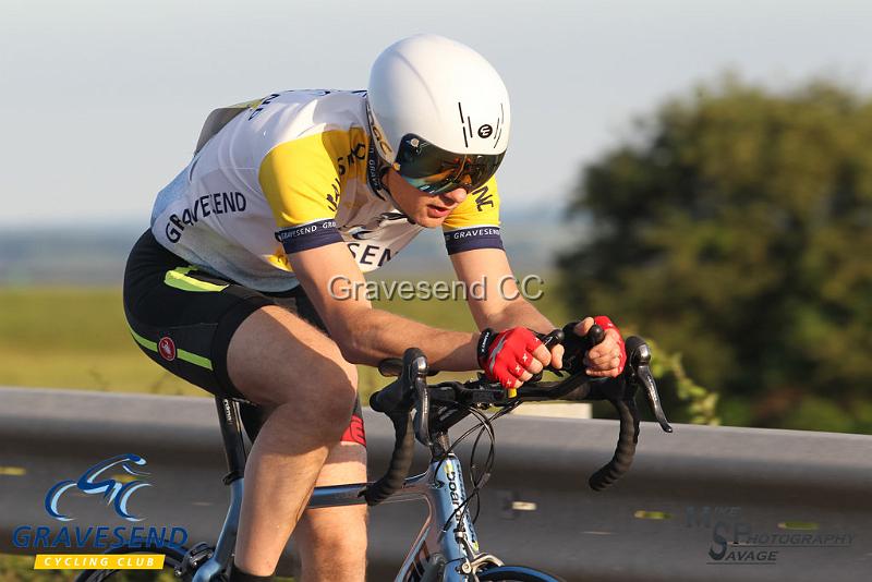 20180619-0338.jpg - GCC Rider Mark Simms at GCC Evening 10 Time Trial 19-June-2018.  Isle of Grain, Kent.