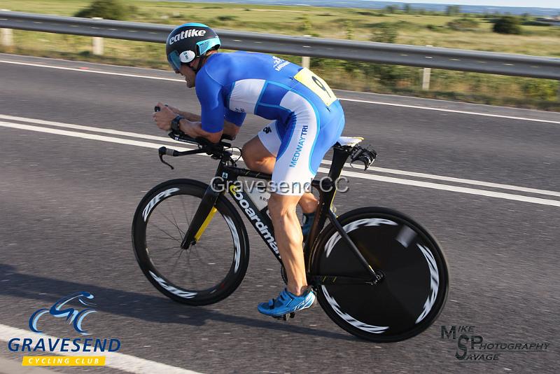 20180619-0368.jpg - Medway Tri Rider Dean Radcliffe at GCC Evening 10 Time Trial 19-June-2018.  Isle of Grain, Kent.
