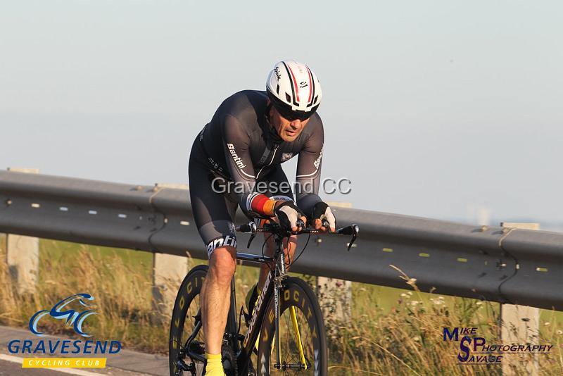 20180619-0402.jpg - Velocity Multisport Rider Mike Hawkins at GCC Evening 10 Time Trial 19-June-2018.  Isle of Grain, Kent.