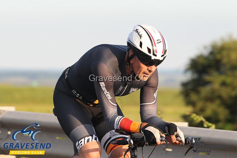 20180619-0406.jpg - Velocity Multisport Rider Mike Hawkins at GCC Evening 10 Time Trial 19-June-2018.  Isle of Grain, Kent.