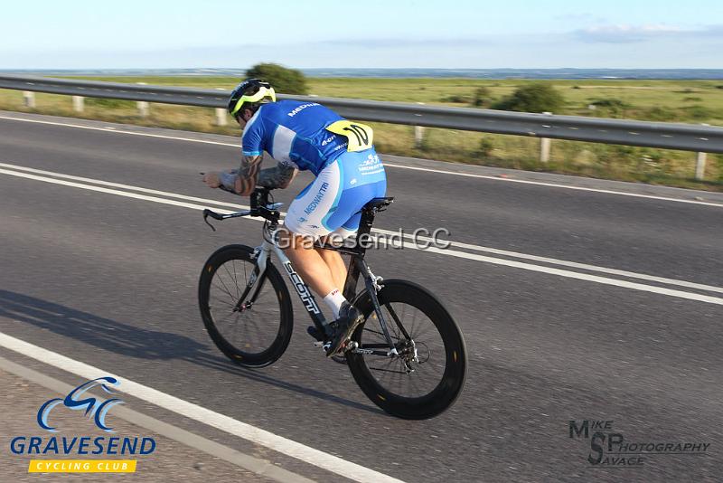 20180619-0418.jpg - Medway Tri Rider Karl Murley at GCC Evening 10 Time Trial 19-June-2018.  Isle of Grain, Kent.