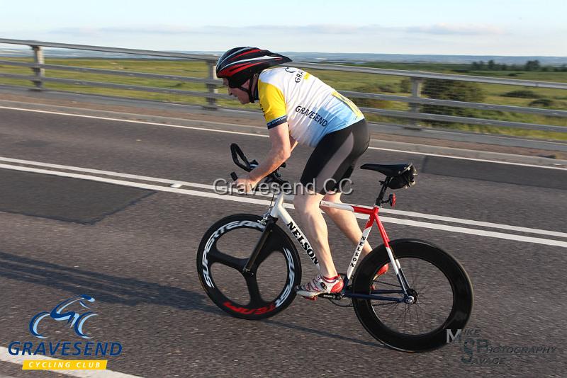 20180619-0482.jpg - GCC Rider Keith Ward at GCC Evening 10 Time Trial 19-June-2018.  Isle of Grain, Kent.
