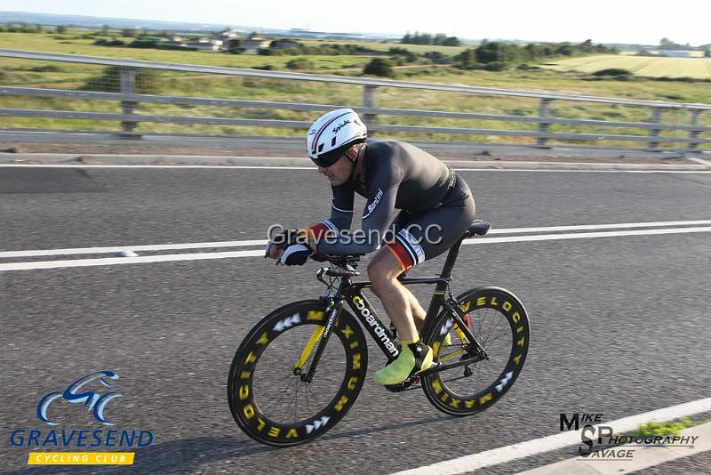 20180619-0555.jpg - Velocity Multisport Rider Mike Hawkins at GCC Evening 10 Time Trial 19-June-2018.  Isle of Grain, Kent.
