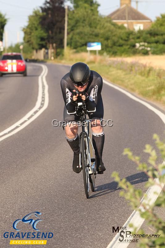 20180703-0013.jpg - Woolwich CC Rider Gary Ricks at GCC Evening 10 Time Trial 07-July-2018.  Isle of Grain, Kent.